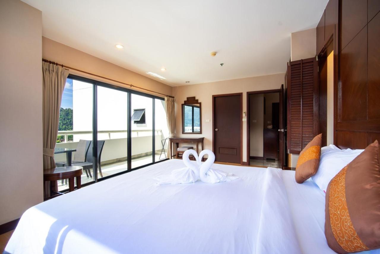 Patong Tower Beach Apartment By Seesea Buitenkant foto